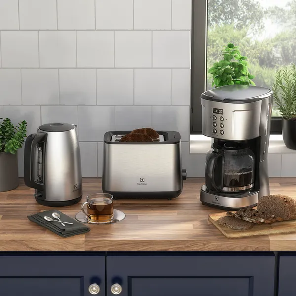 Torradeira Elétrica Electrolux Inox Experience com 7 Níveis de Tostagem (ETS25)